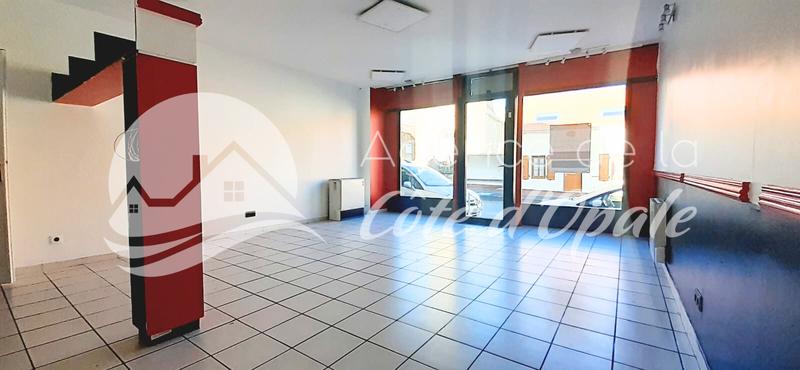 Local commercial - 37 m² - 2 pièces