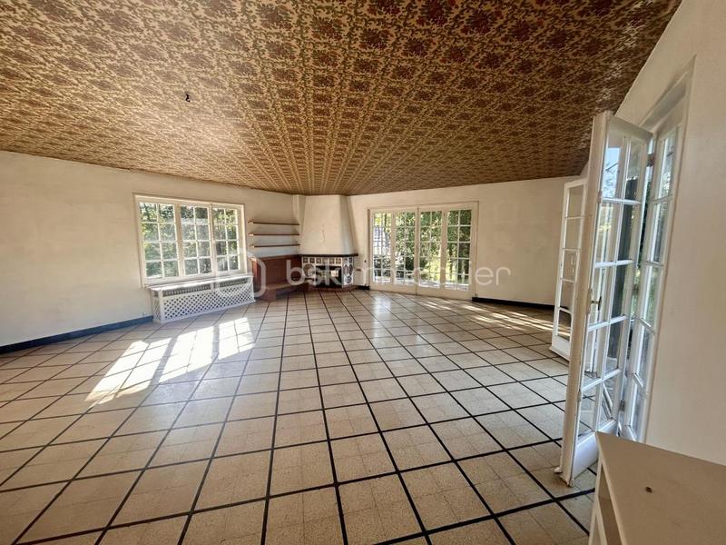 Demeure - 235 m² - 10 pièces