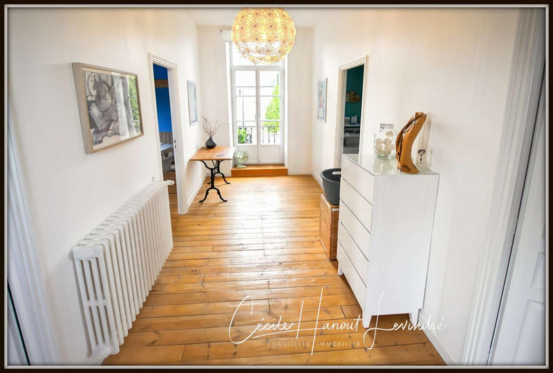 Maison - 188 m² - 8 pièces