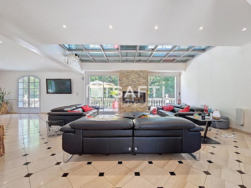 Maison de maîtres - 380 m² - 8 pièces