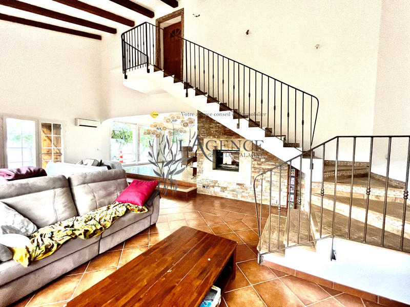 Villa - 315 m² - 15 pièces