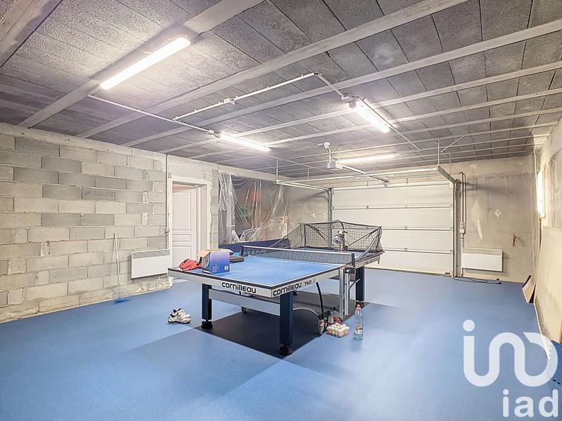 Maison - 220 m² - 8 pièces