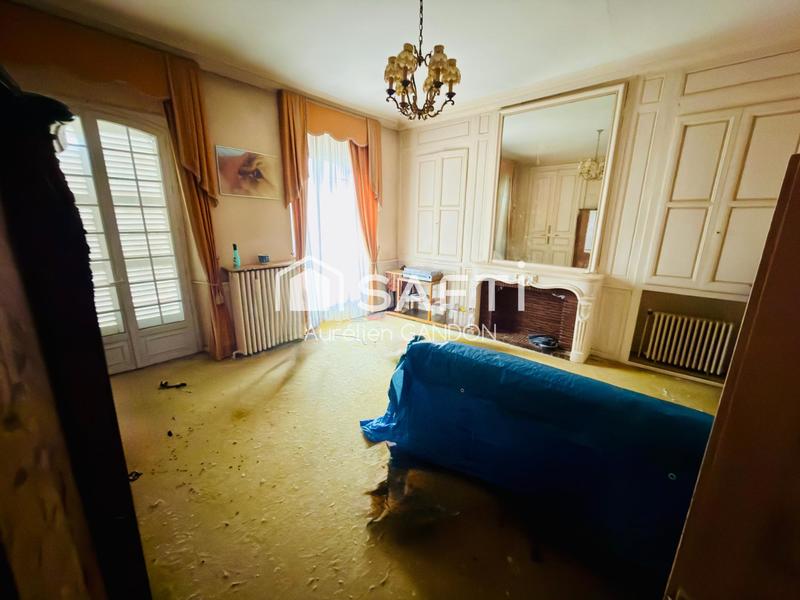 Maison - 320 m² - 8 pièces