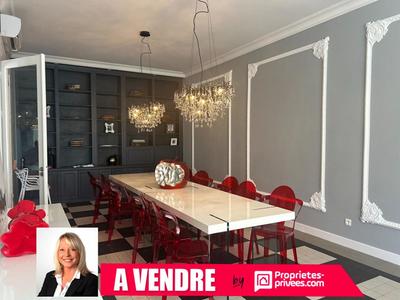 Maison - 250 m² - 7 pièces