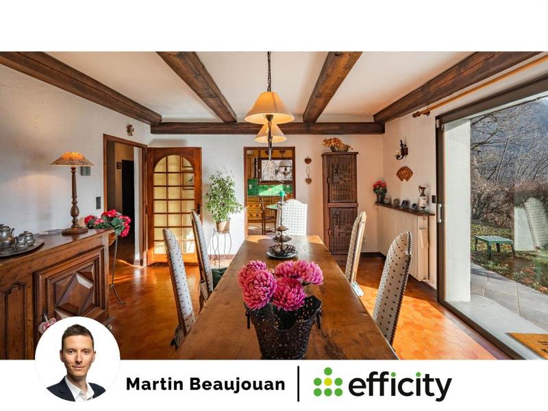 Maison - 360 m² - 9 pièces