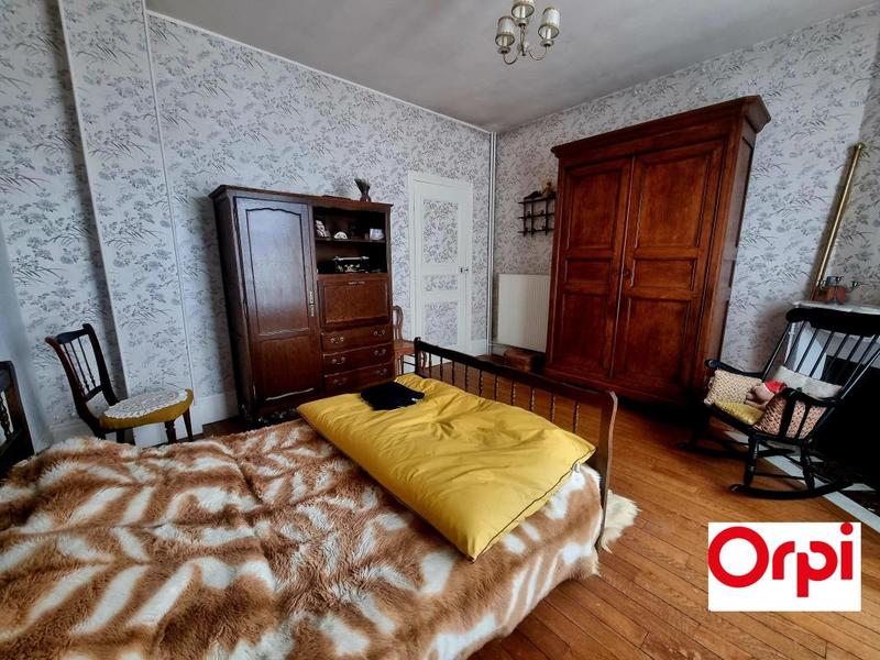 Maison - 230 m² - 7 pièces