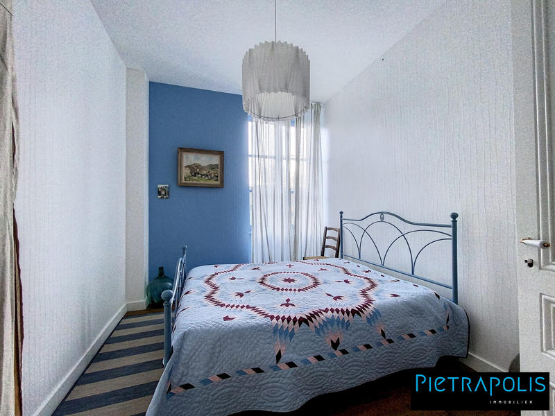 Maison - 270 m² - 8 pièces