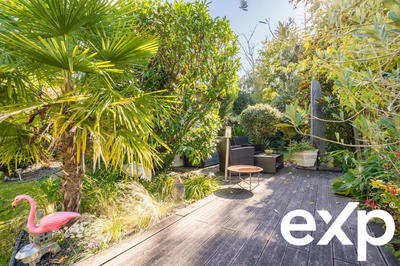 Maison - 230 m² - 10 pièces