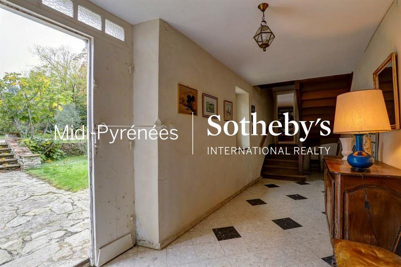 Maison - 393 m² - 10 pièces