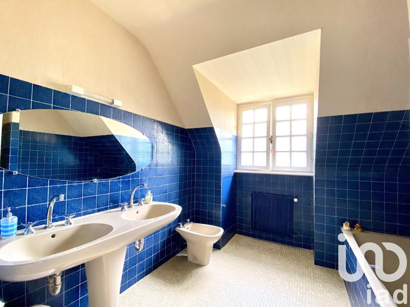 Maison - 220 m² - 6 pièces