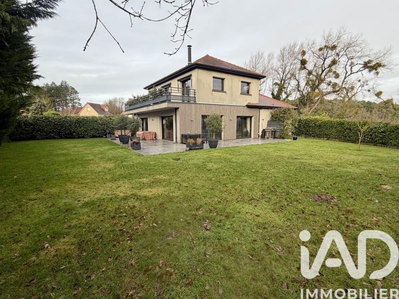 Maison - 232 m² - 7 pièces