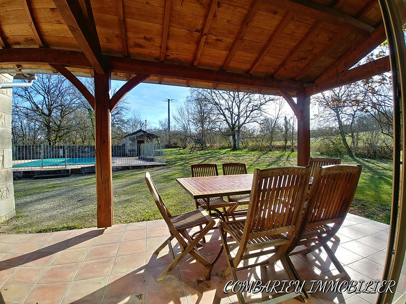 Maison - 180 m² - 7 pièces