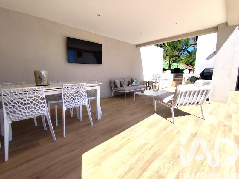 Maison - 140 m² - 5 pièces