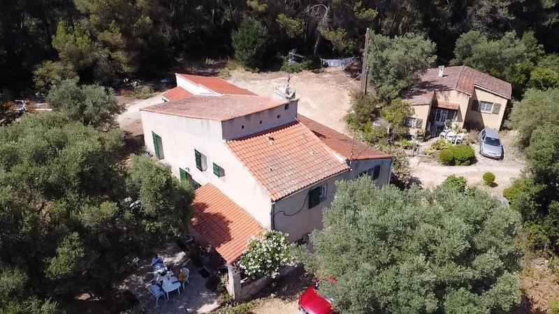 Maison - 230 m² - 7 pièces