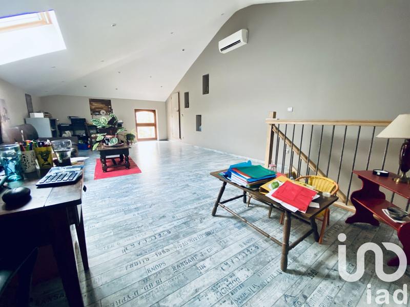 Maison - 250 m² - 6 pièces