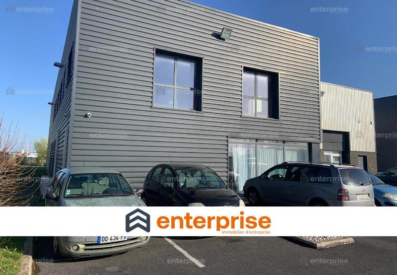 Local d'activité / Entrepôt - 830 m²