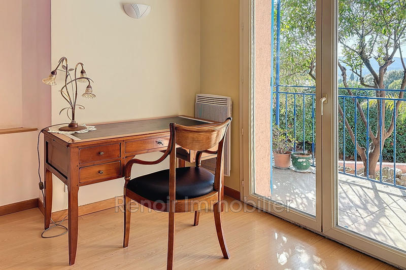 Maison - 240 m² - 8 pièces