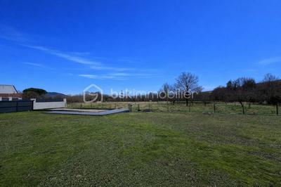 Maison - 220 m² - 6 pièces