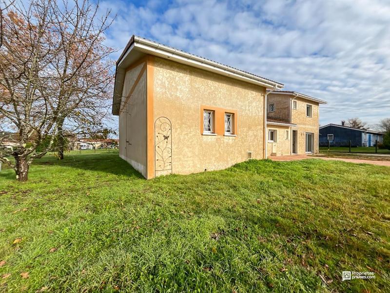 Maison - 180 m² - 7 pièces