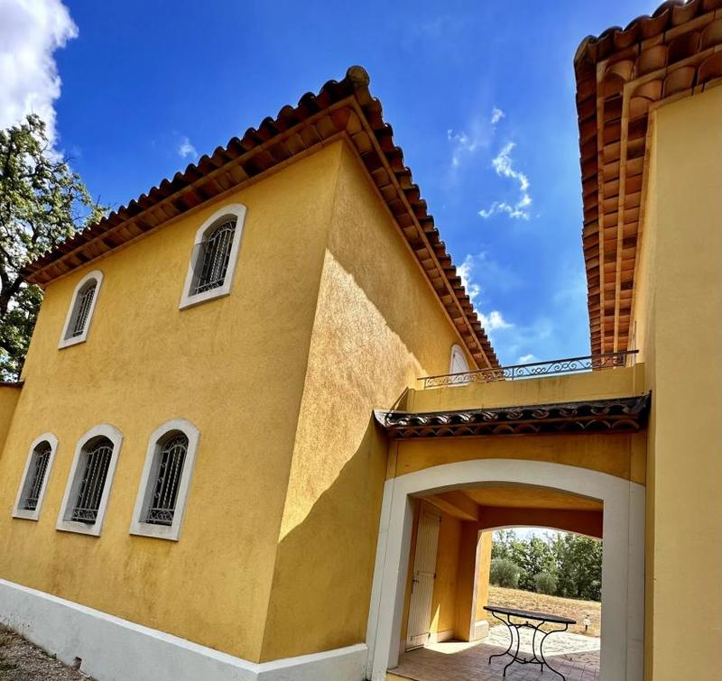 Propriété - 540 m² - 15 pièces