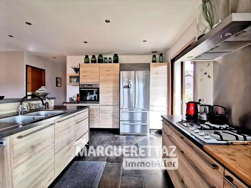 Maison - 102 m² - 5 pièces