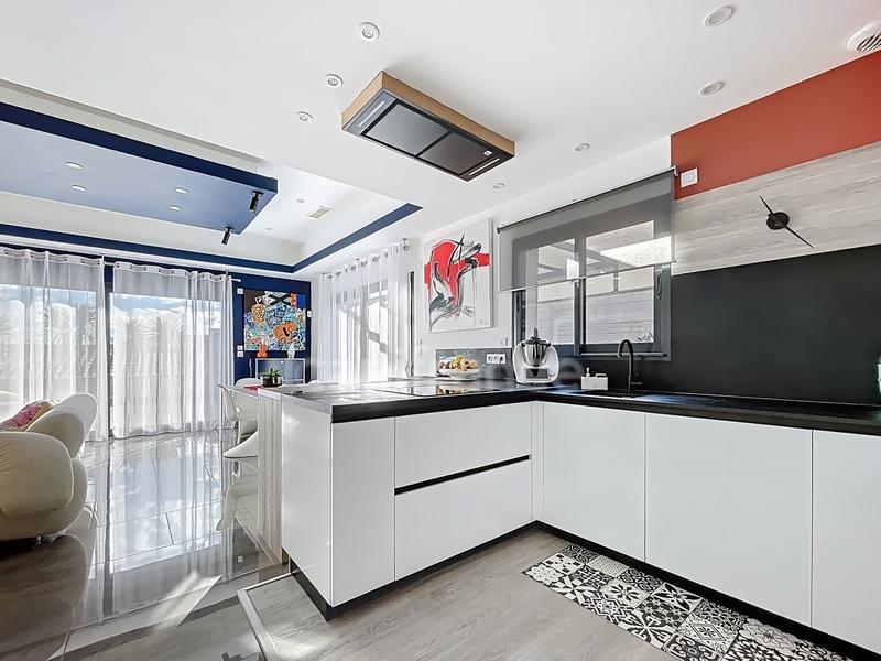 Villa - 145 m² - 6 pièces