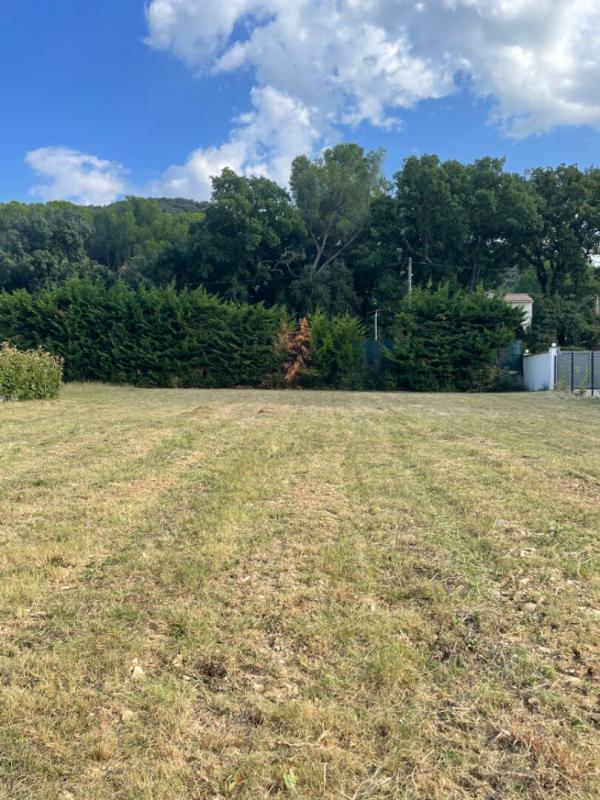 Terrain constructible - 900 m²