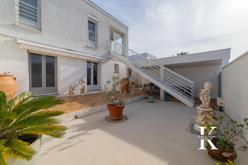 Maison - 179 m² - 7 pièces