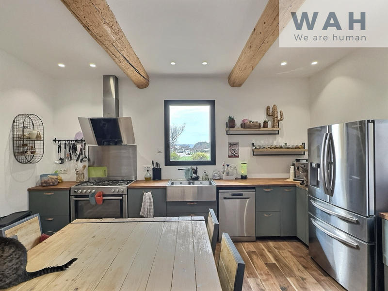 Propriété - 407 m² - 12 pièces