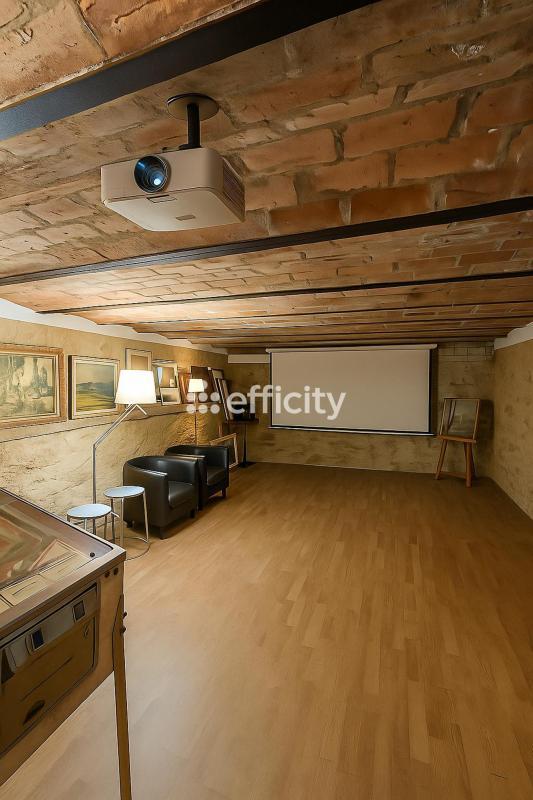 Maison - 304 m² - 9 pièces