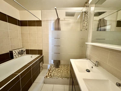 Appartement - 79 m² - 4 pièces