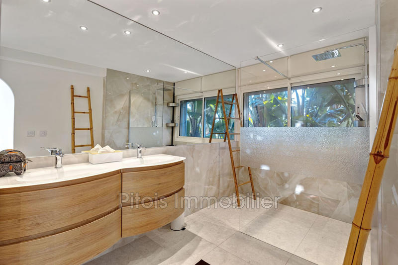 Maison - 230 m² - 4 pièces