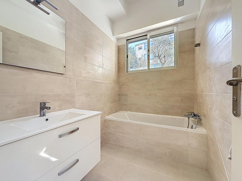 Appartement - 85 m² - 4 pièces