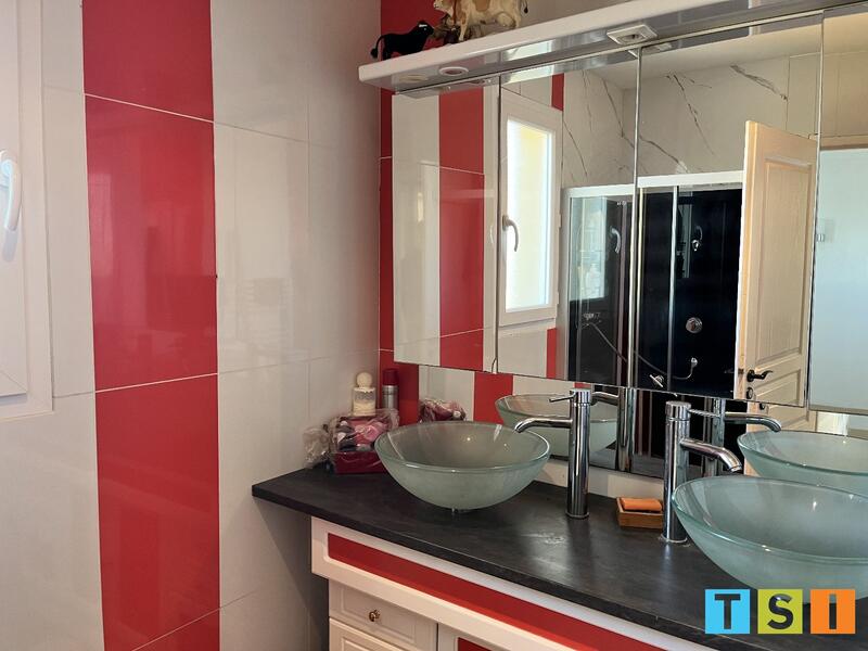 Maison - 140 m² - 4 pièces