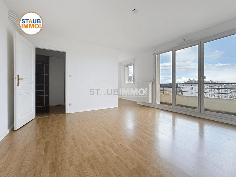 Appartement - 125 m² - 6 pièces