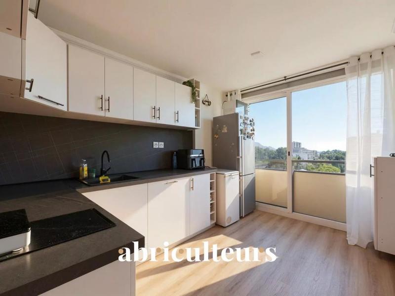 Appartement - 65 m² - 4 pièces