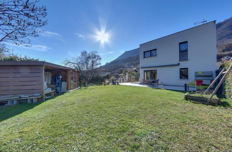 Maison - 98 m² - 4 pièces