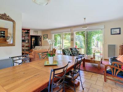 Maison traditionnelle - 156 m² - 5 pièces