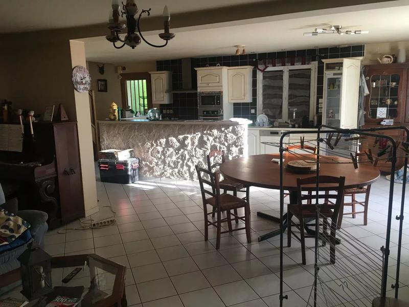 Maison - 180 m² - 7 pièces