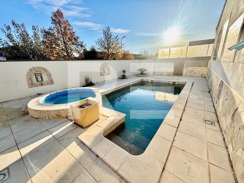 Maison traditionnelle - 116 m² - 6 pièces