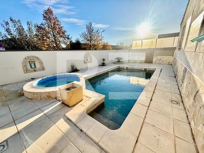 Maison traditionnelle - 116 m² - 6 pièces