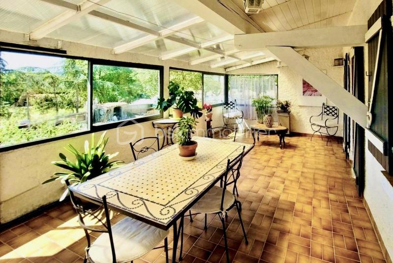 Maison en pierre - 185 m² - 9 pièces