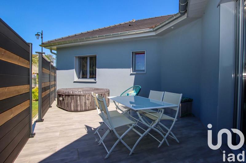 Maison - 220 m² - 7 pièces