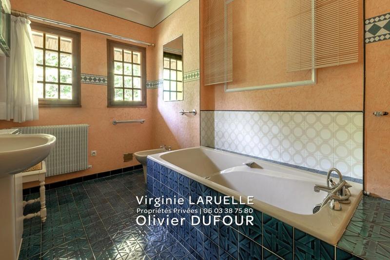 Maison - 210 m² - 6 pièces