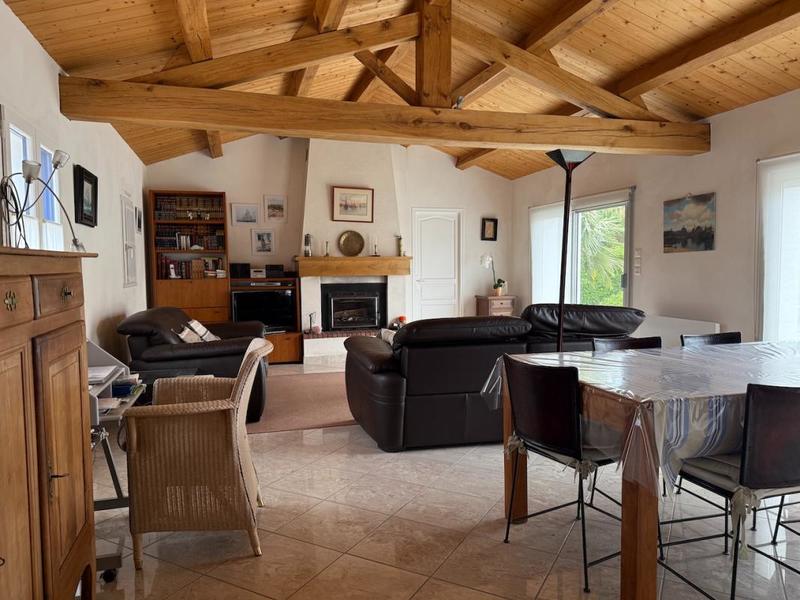 Maison - 102 m² - 5 pièces