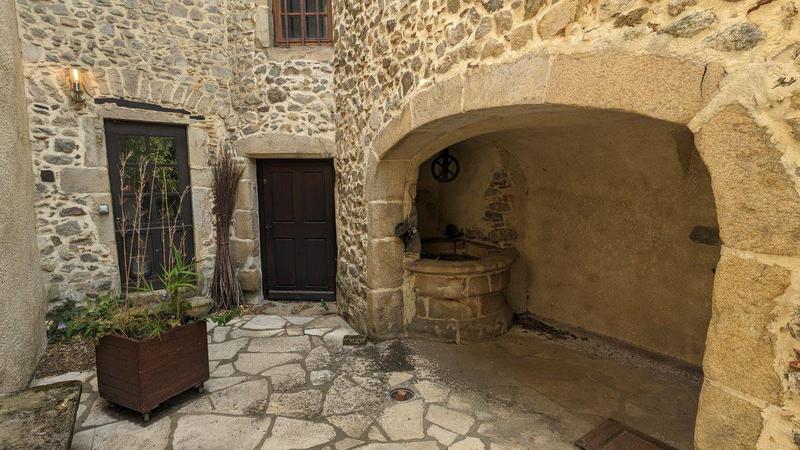 Maison de village - 290 m² - 9 pièces