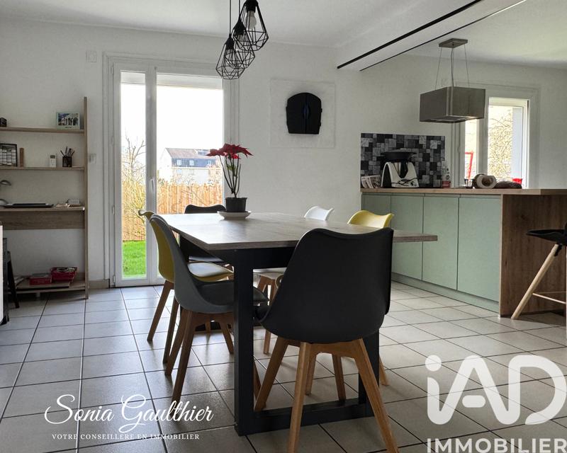 Maison - 90 m² - 5 pièces