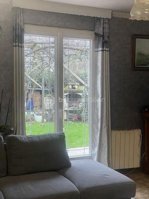 Maison traditionnelle - 90 m² - 6 pièces