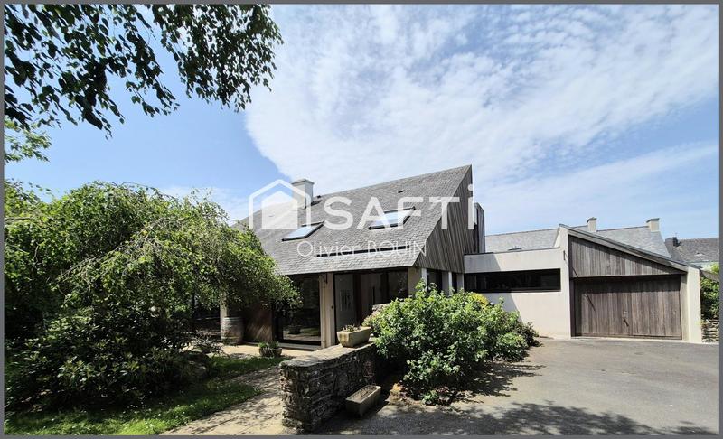 Maison - 189 m² - 9 pièces