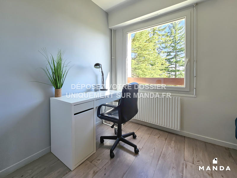 Chambre - 10 m² - 4 pièces